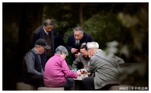 我喜欢吃红烧鸡块嫂子喜欢喝鸡汤婆婆把鸡肉炖汤了我没吭声(图2)