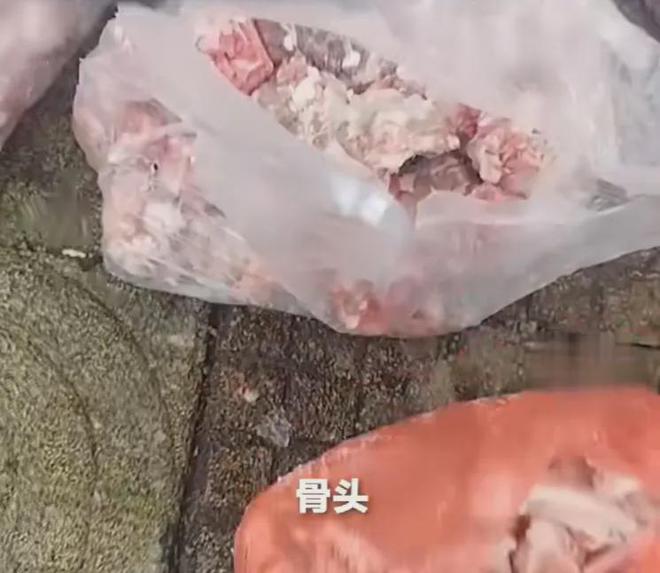 高速服务区发现大量被扔的年货！有排骨、腊肉、炸好的小酥肉…“全是好的”！网友集体(图6)