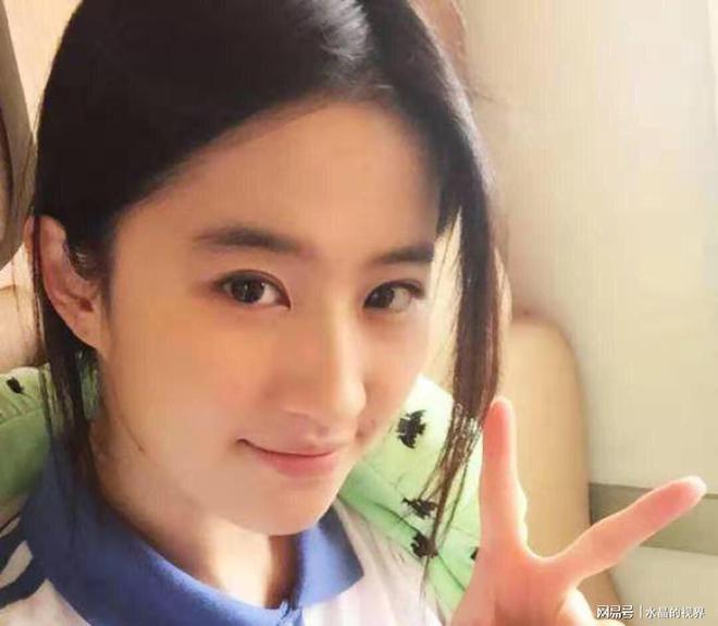 演员是所有职业中最轻松、收入最顶尖的赵露思事件只是个例罢了(图3)